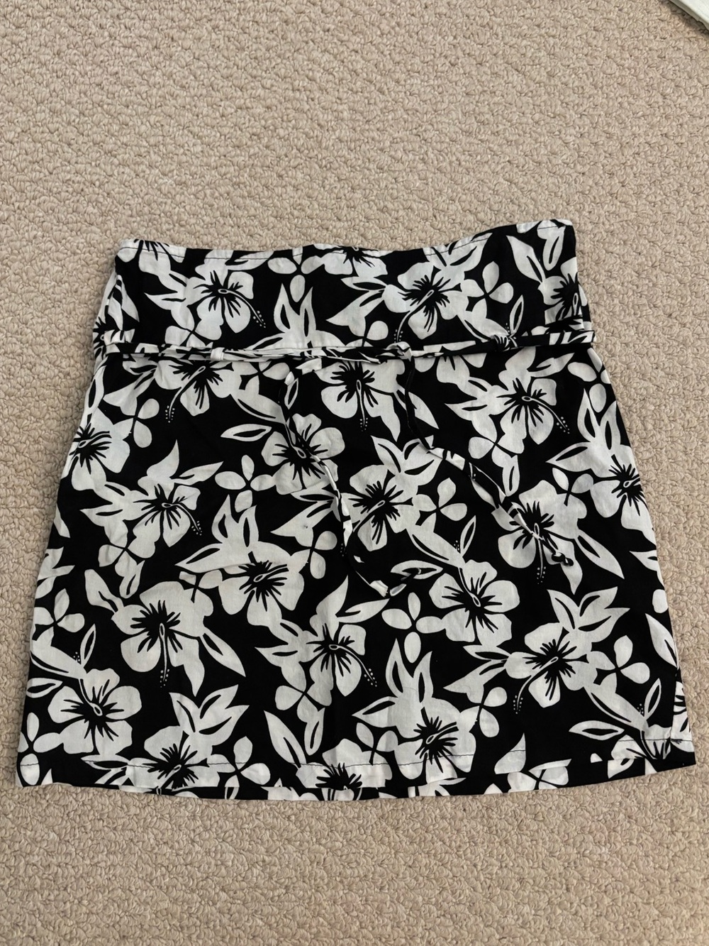 Black & White Floral Mini Skirt